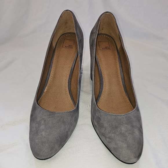 Gray Suede Heels - Picture 4 of 8